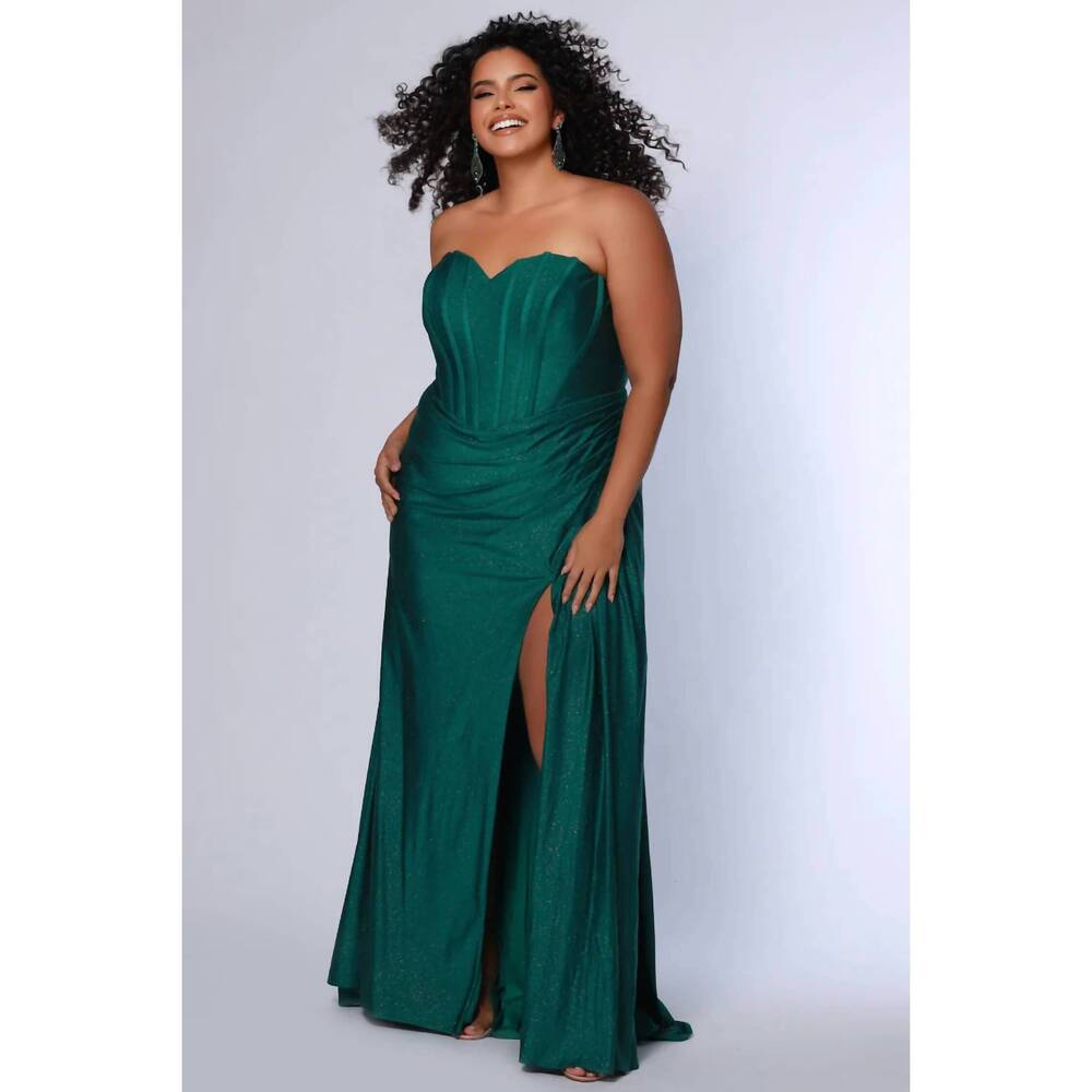 NEW SYDNEY'S CLOSET hidden gem fitted gala dress in emerald
